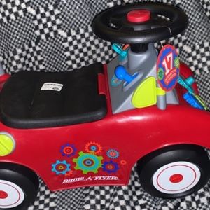 Radio Flyer ride on buggy